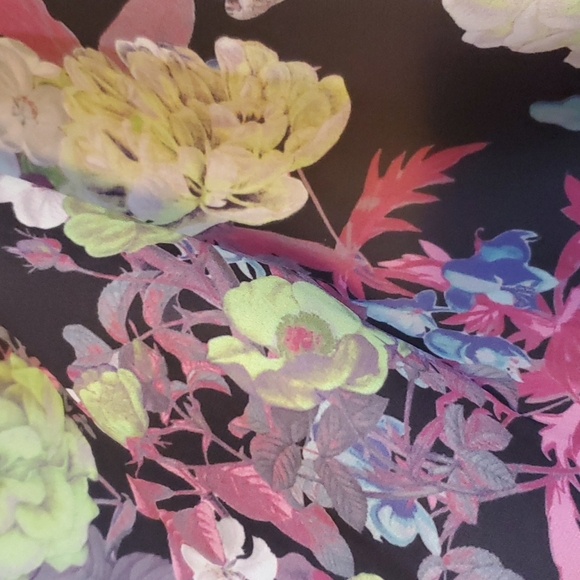 ASOS Floral skirt - Picture 2 of 4